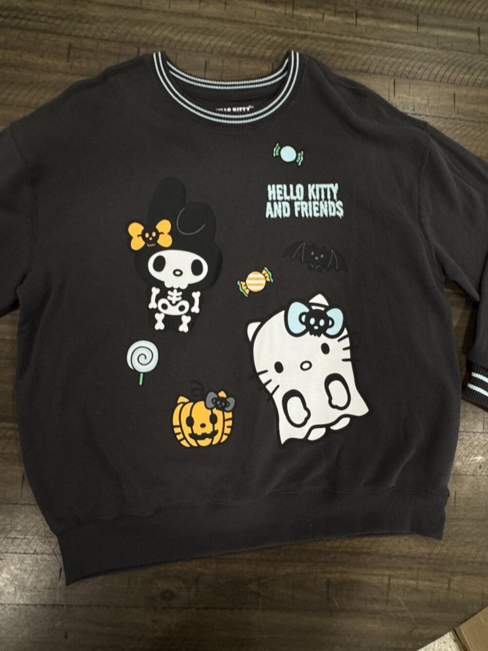 Sanrio Hello Kitty Friends Halloween Glow In Dark Sweatshirt XL Black Striped Ri